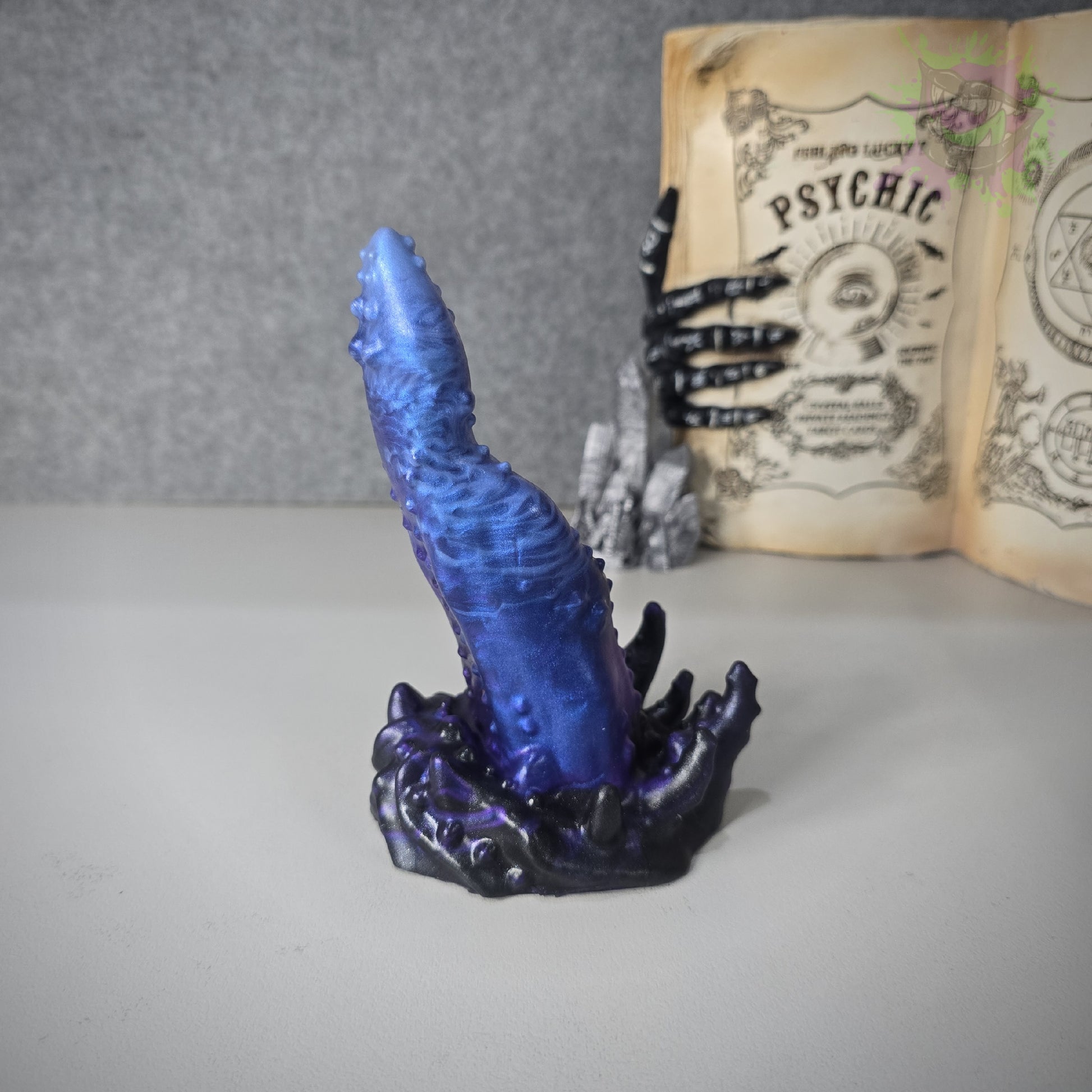Small Leviathan Med 0050 darque-path