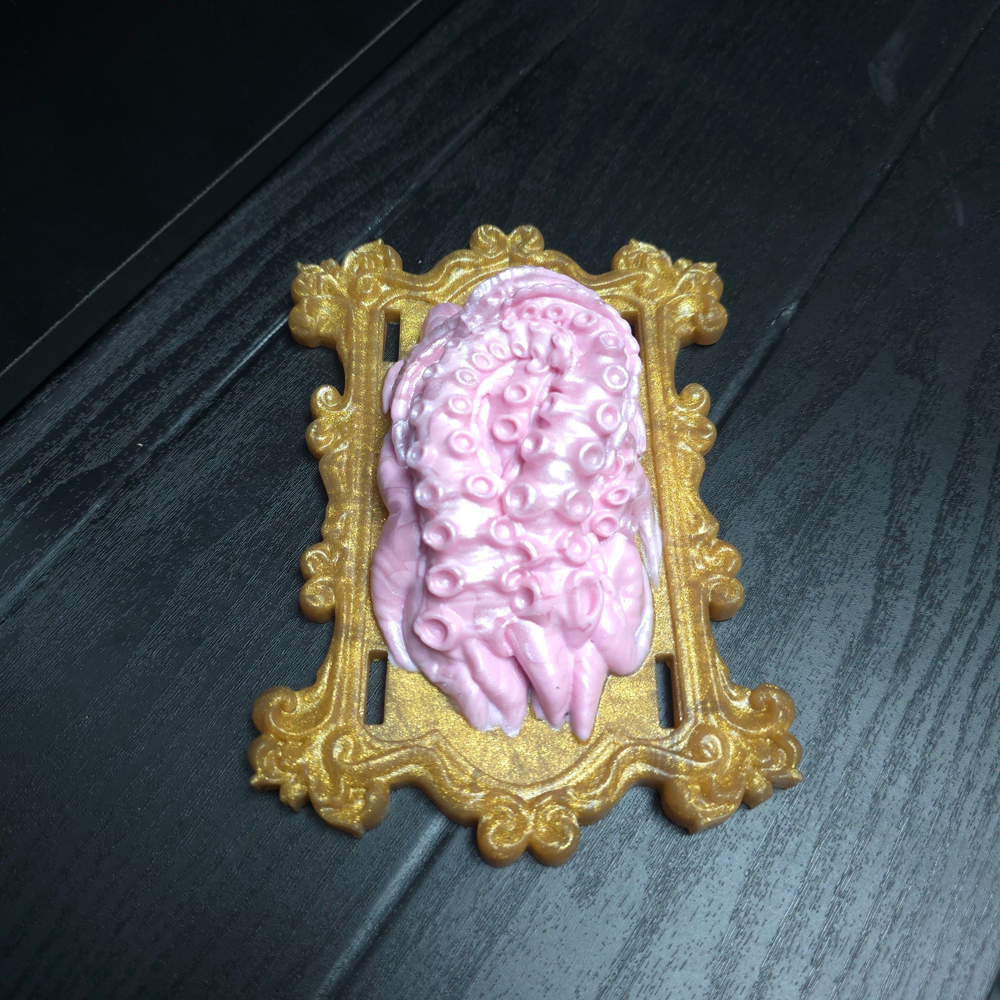 Eldritch Grinder Med 0050 pink gold darque-path