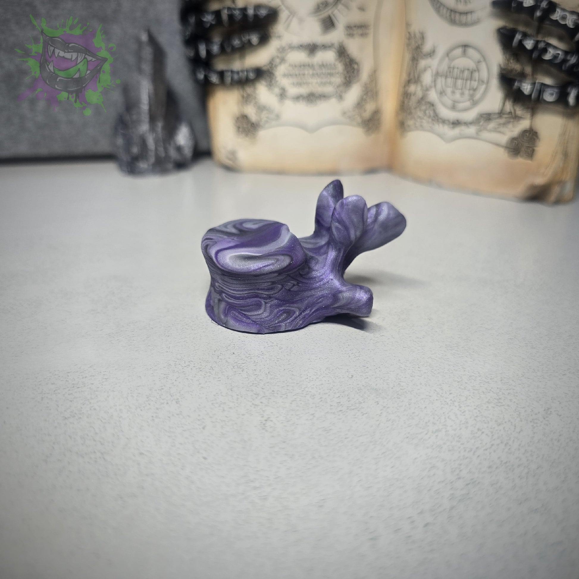 Vee Squishy Assorted darque-path