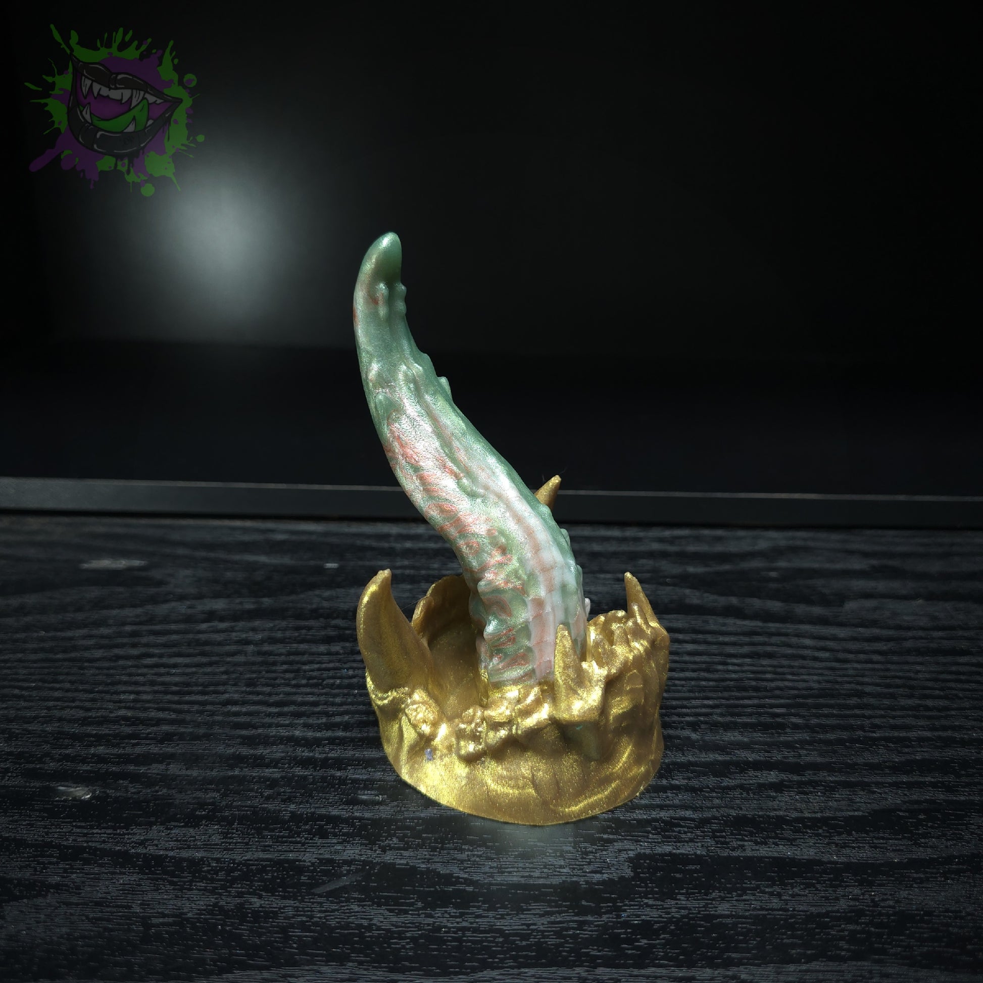 Upir Small Med 0050 darque-path