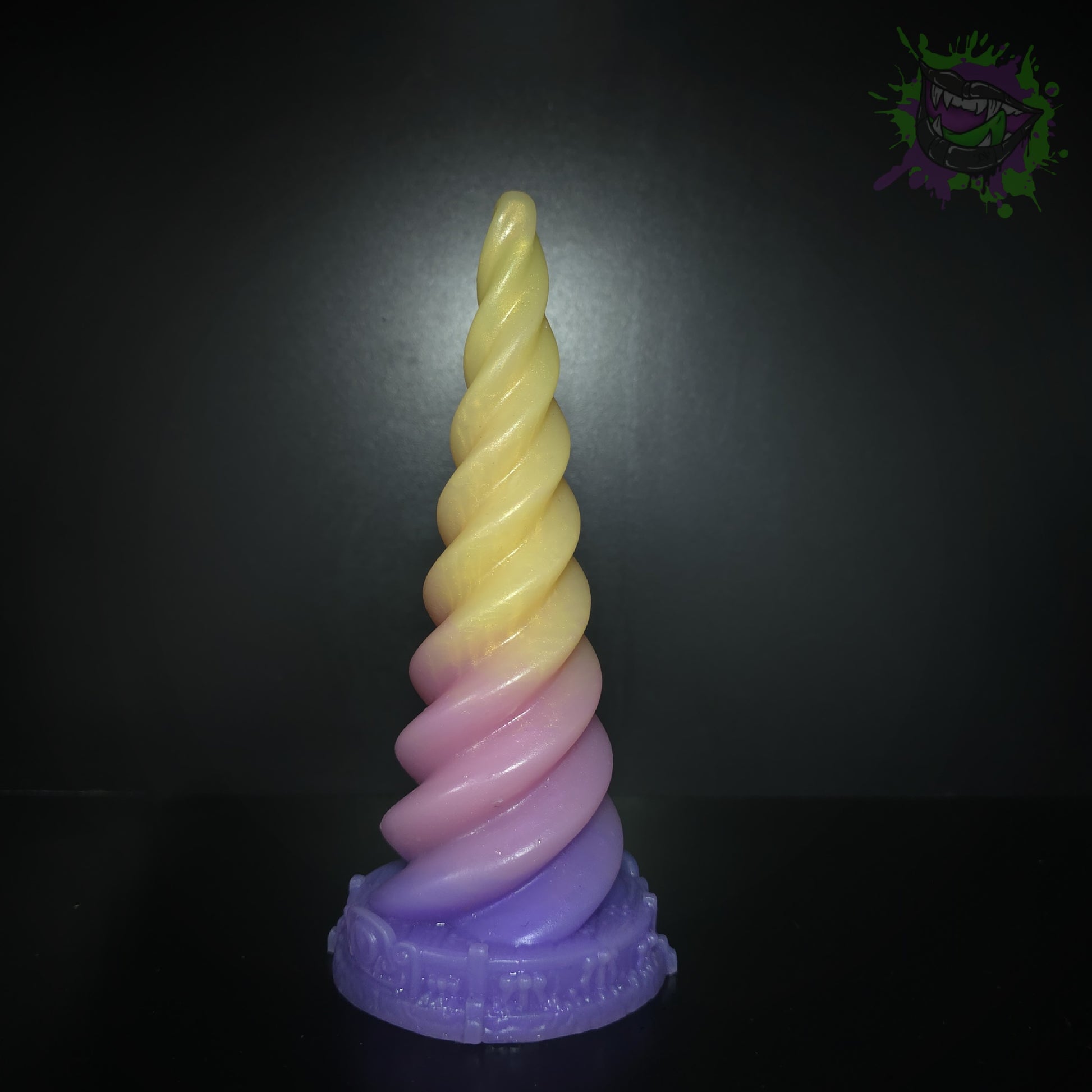 NightMare's Horn Flop Med 0050 darque-path