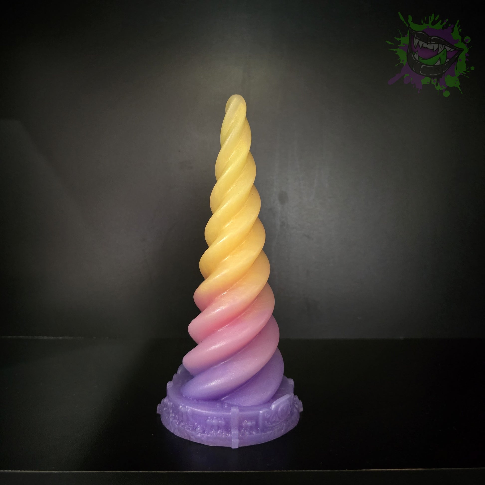 NightMare's Horn Flop Med 0050 darque-path
