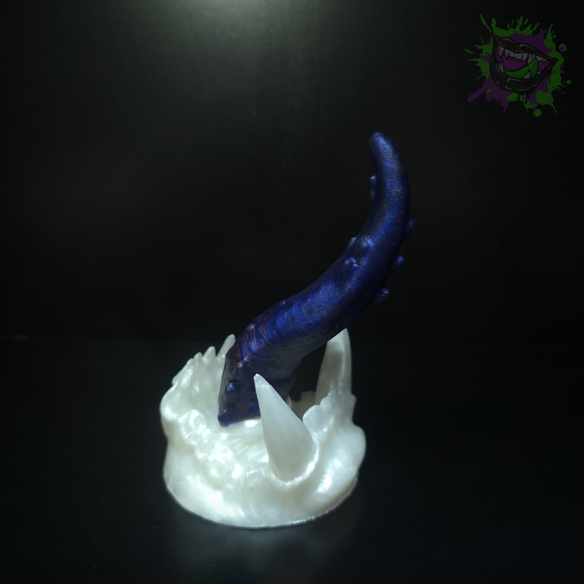 Upir Small Med 0050 darque-path