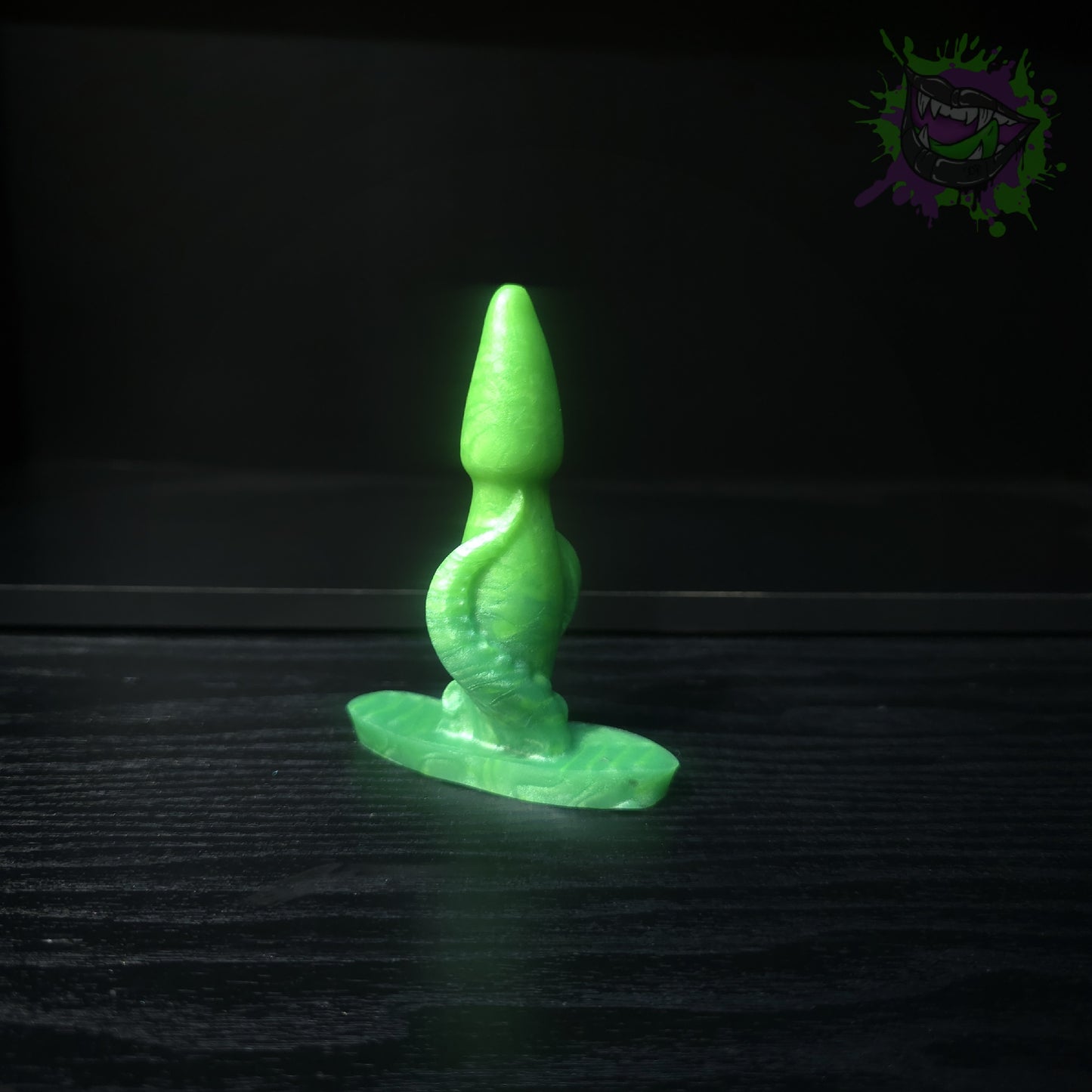 Thulu UV Butt Plug Med 0050 darque-path