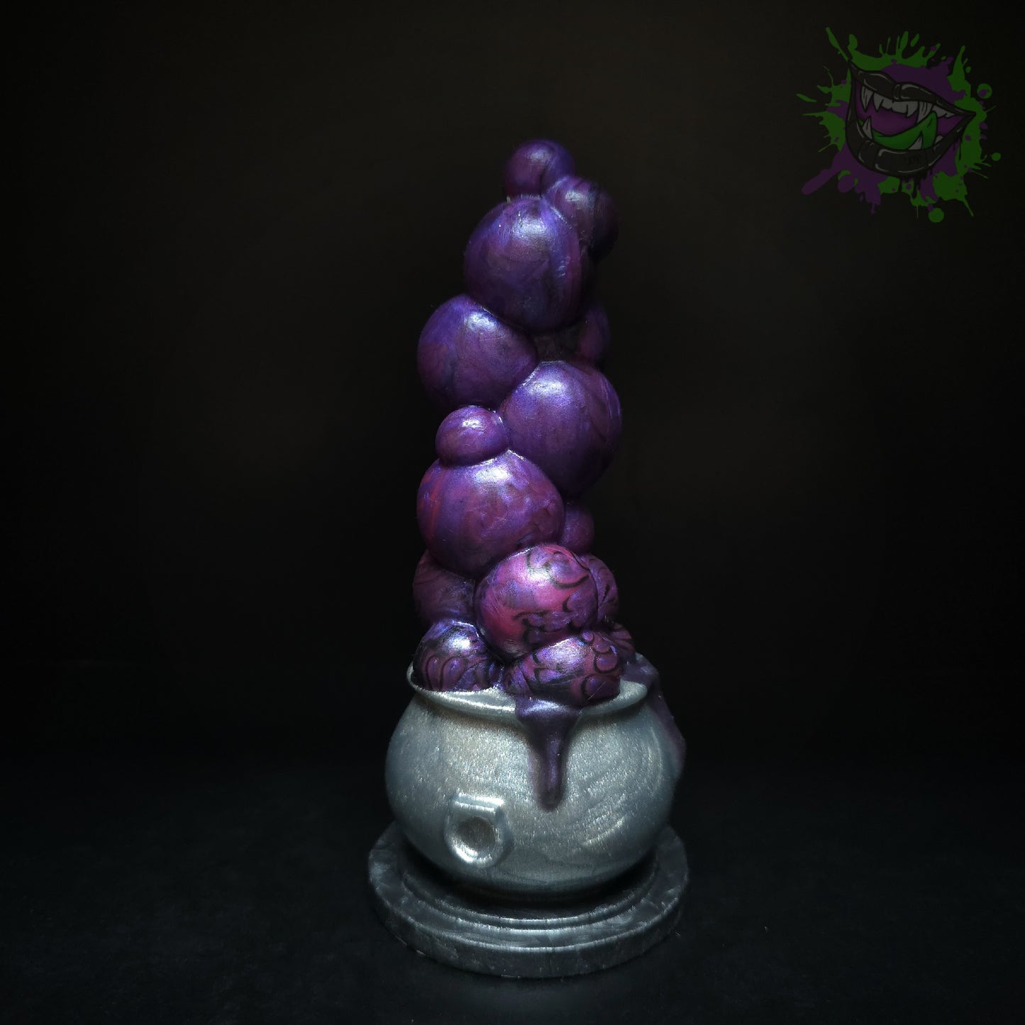 Hallows UV Cauldron Small Med 0050 darque-path